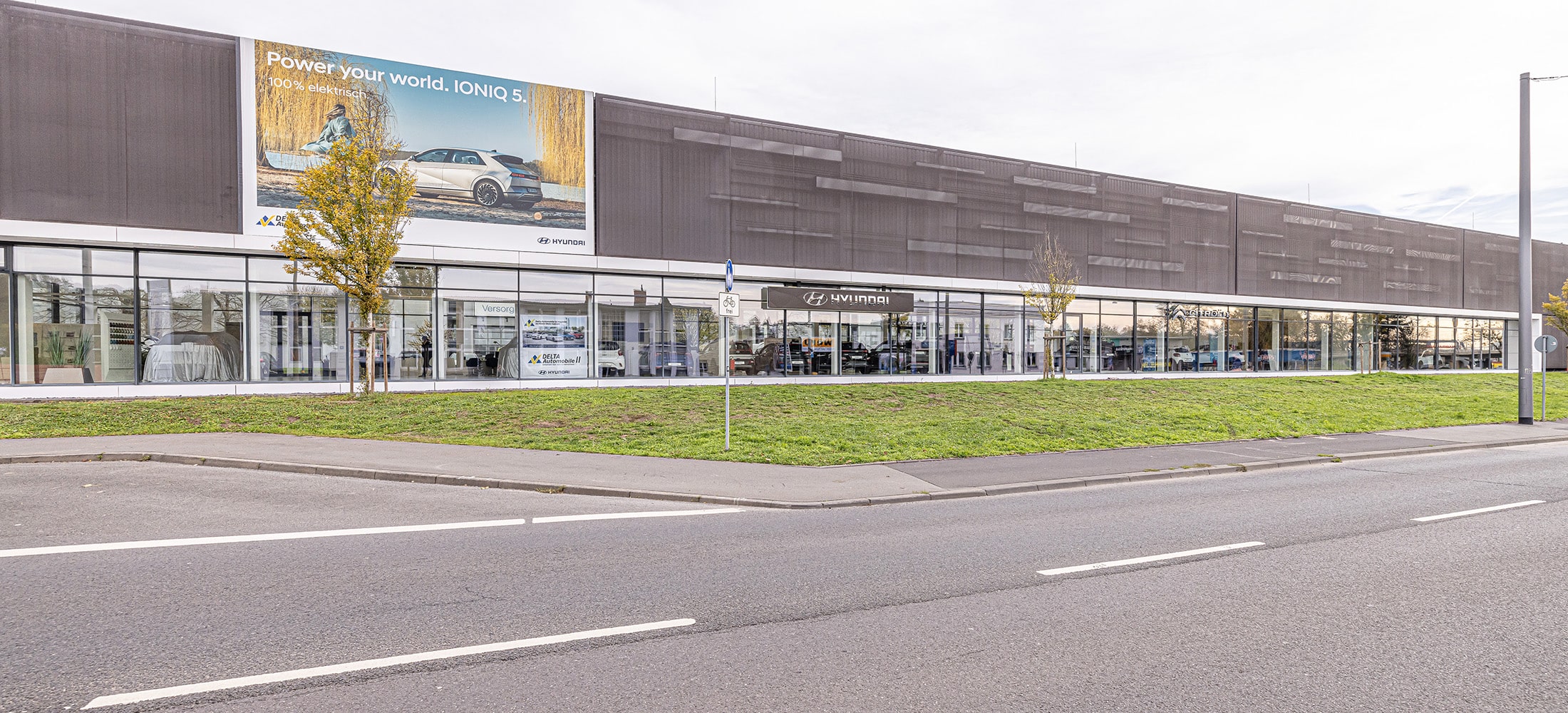 zu sehen ist die Außenansicht des Standorts Wiesbaden