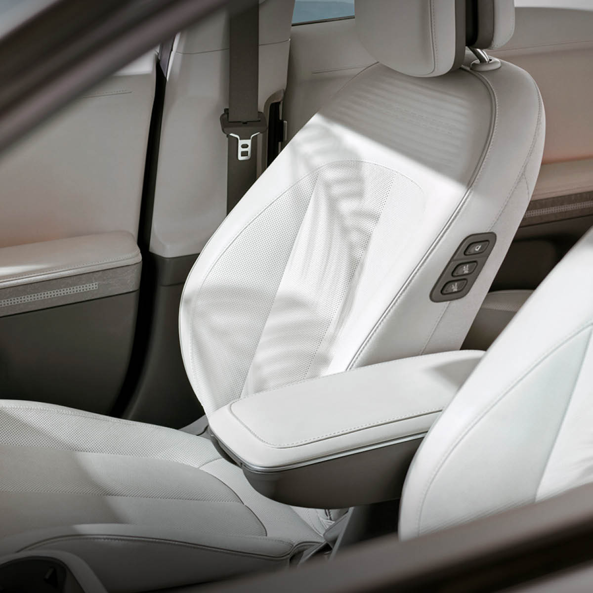 zu sehen sind die Sitze des Ioniq 5