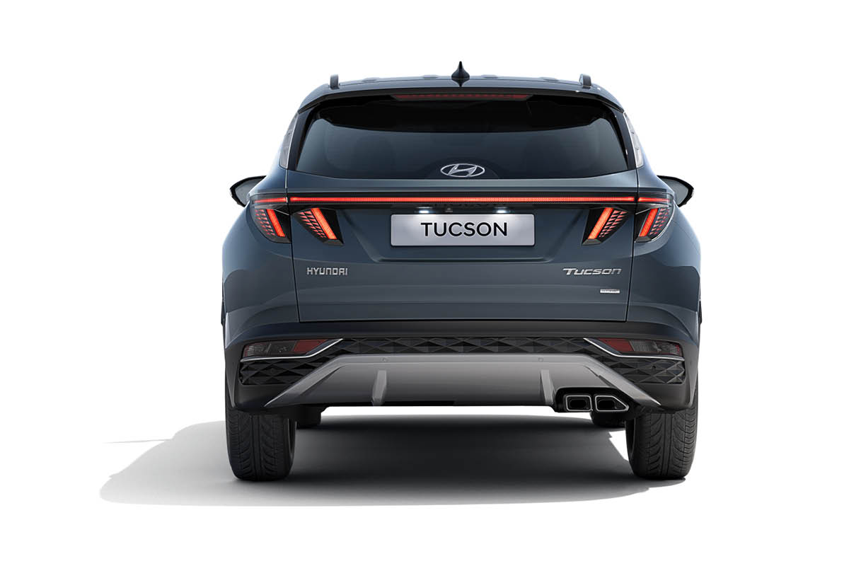 zu sehen ist ein blauer Hyundai TUCSON von hinten